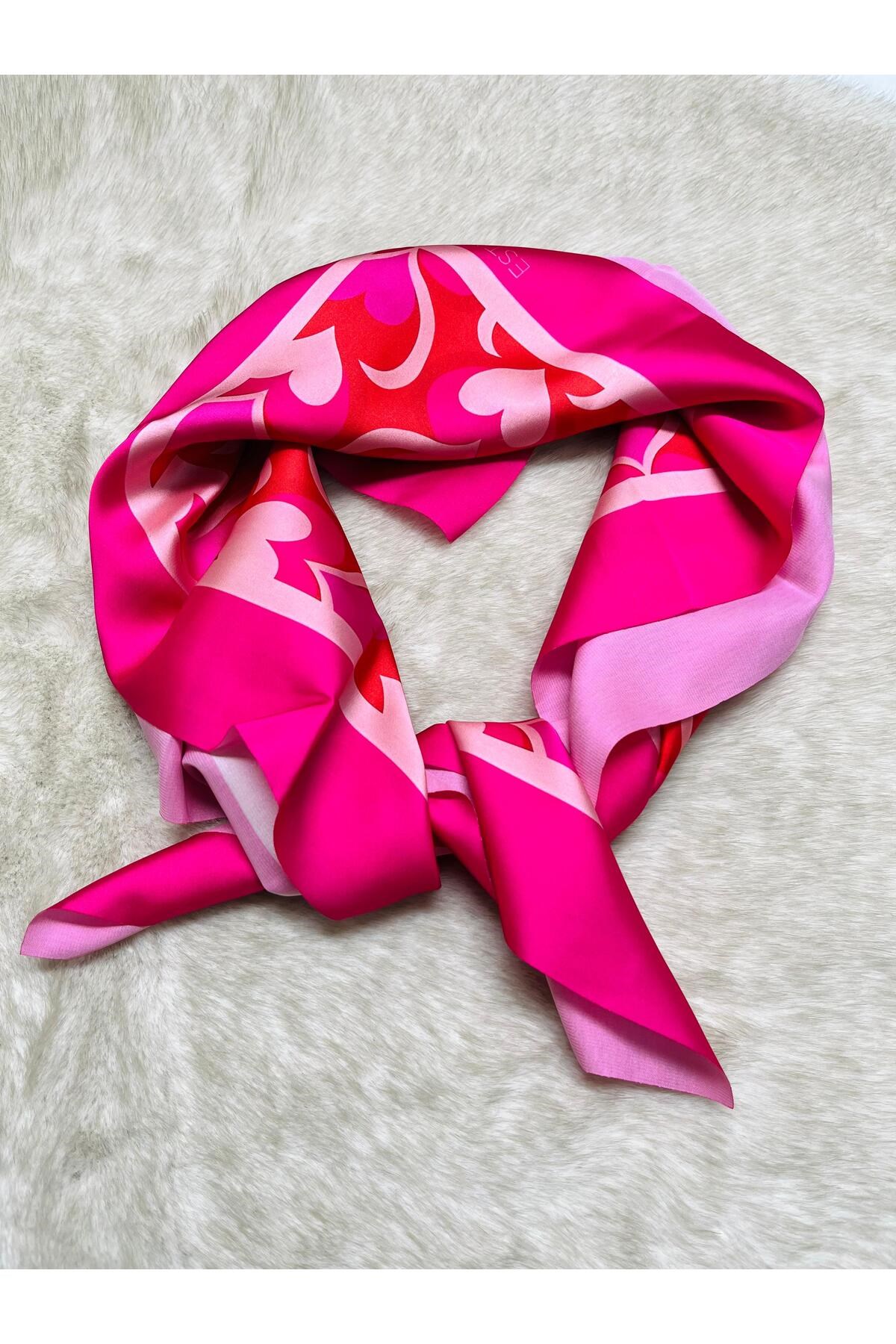 Sevgililer Günü Özel Love Fular Toka Bandana Hediye Seti