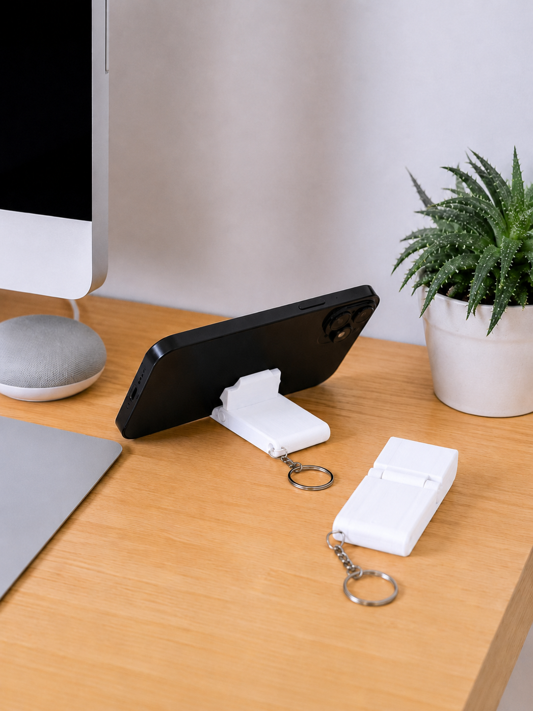 Tarzını Seç 3'ü 1 Arada Mini Telefon Tutucu Anahtarlık Charm – Beyaz 3,5 × 7 × 1 cm