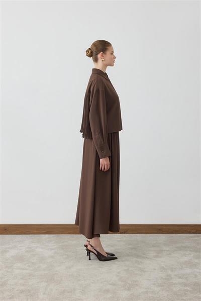 MİORİ LİNZA PLİSE GÖMLEKLİ ETEKLİ KREP TAKIM KAHVE