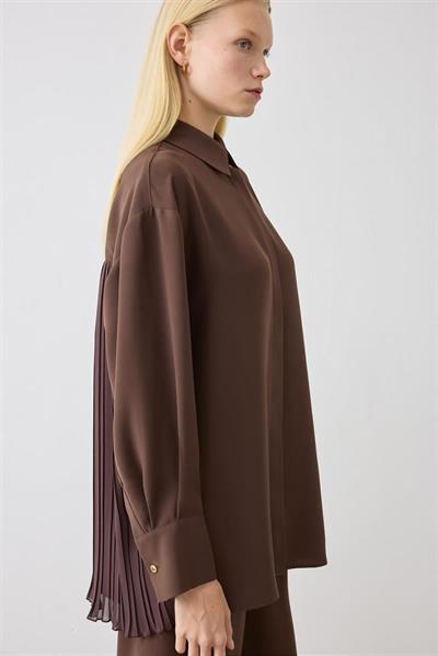 MİORİ LİNZA PLİSE GÖMLEKLİ PANTOLONLU KREP TAKIM KAHVE