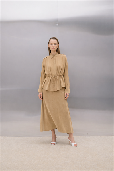 MİORİ NANTES TAŞLANMIŞ İPEK ETEKLİ TAKIM BEJ