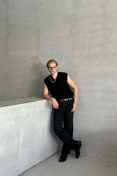 Erkek V Yaka Oversize Süveter Siyah