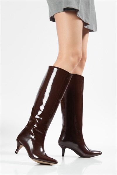 SYT-2025 Kahve Rugan  Kadın Çizme