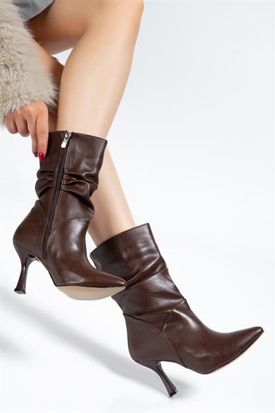 VRT-024 Kahve Yüksek İnce Topuklu Körüklü Fermuarlı  Kadın Bot