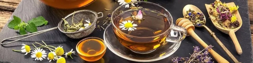 Kahve yerine uykuya yardımcı ballı bitki çayı sunumu