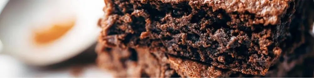 Kahve yanına yakışan tatlılardan ıslak brownie dilimi