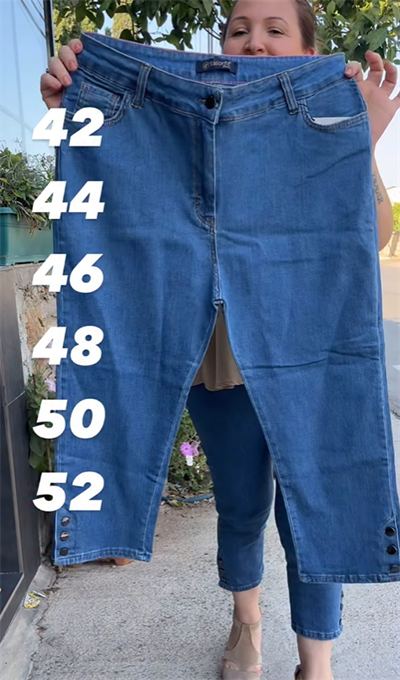 Paçası Düğmeli Kapri Kot Pantolon