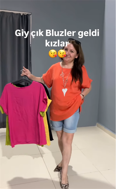 Renk Detaylı Basic Bluz