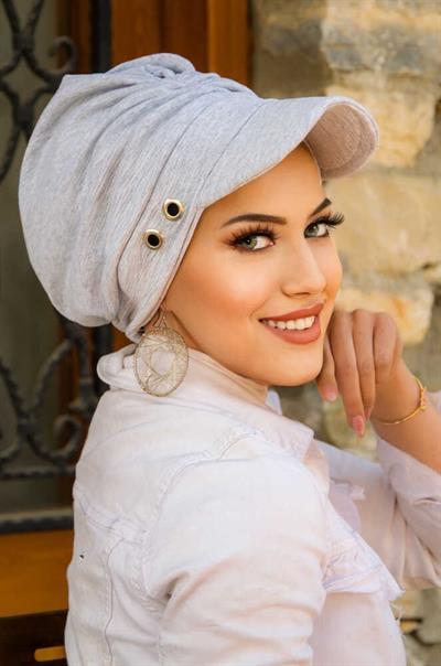 Açık Gri Metal Detaylı Şapka Bone