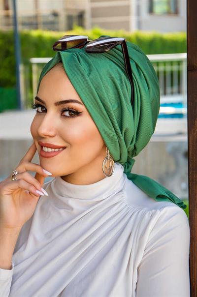 Bahar Yeşili Tokalı Bone