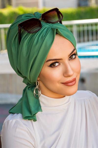 Bahar Yeşili Tokalı Bone