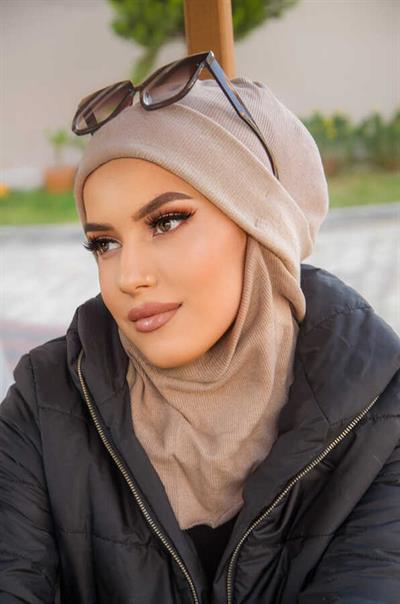 Bej Yumoş Maskeli Bere