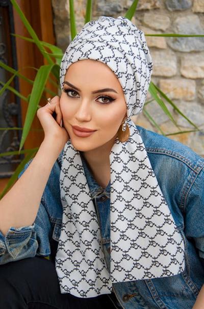 Beyaz Hat Desen Atkılı Bone