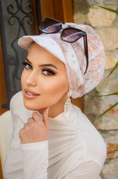 Beyaz Soft Tonlamalı Şapka Bone