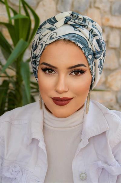 Gri Beyaz Desen Burgu Detaylı Bone