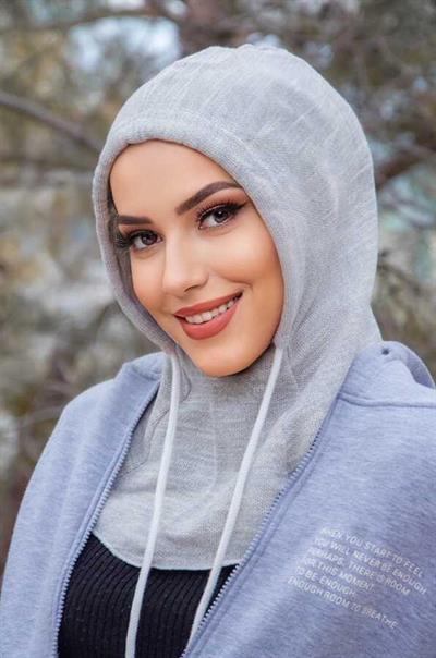 Gri Fitilli Bağcıklı Kapüşon Bone