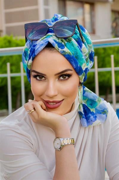 Lacivert Turkuaz Tonlu Çiçekli Tokalı Bone