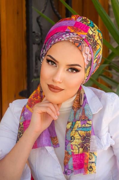 Renkli Etnik Desenli Atkılı Bone