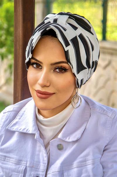 Siyah Beyaz Desenli Tesettür Şapka Bone