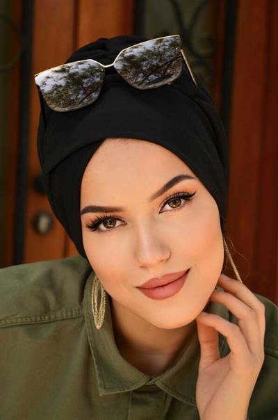 Siyah Çapraz Bantlı Dolgulu Bone