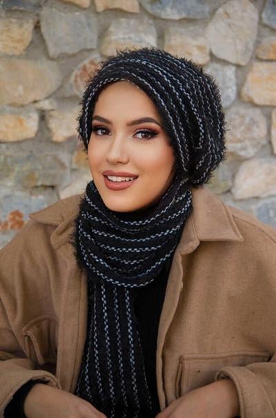 Siyah Desenli Tesettür Bere