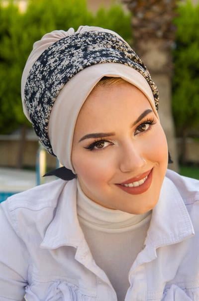 Siyah Ekru Çiçek Desen Bantlı Bone