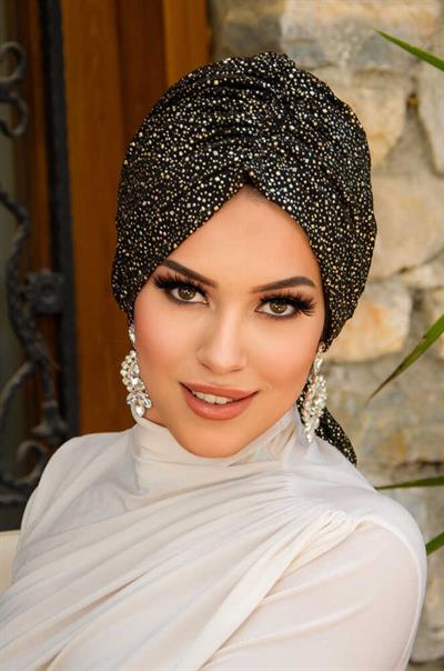 Siyah Gold Hazır Tokalı Bone