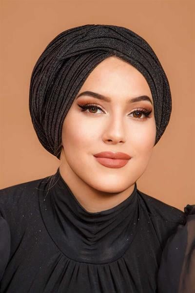 Siyah Pilise Çapraz Bantlı Dolgulu Bone