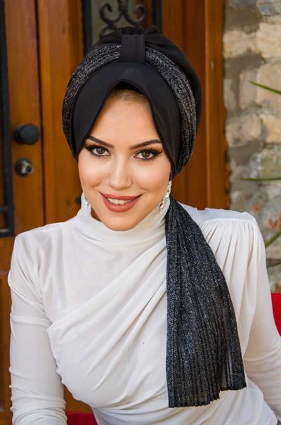 Siyah Pilise Fularlı Şapkalı Bone