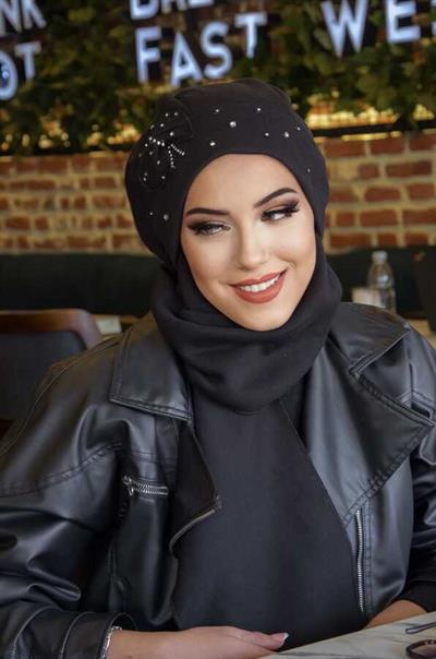Siyah Taşlı Fiyonk Detay Tesettür Bere