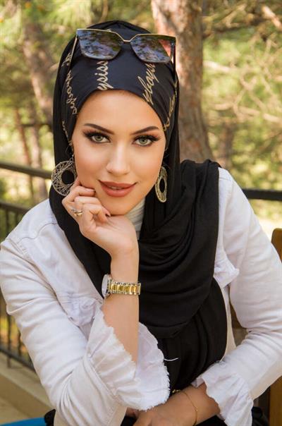 Siyah Yazı Desen Bone Hazır Şal