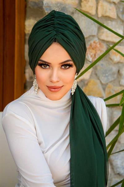 Zümrüt Büzgülü Dolama Tokalı Bone