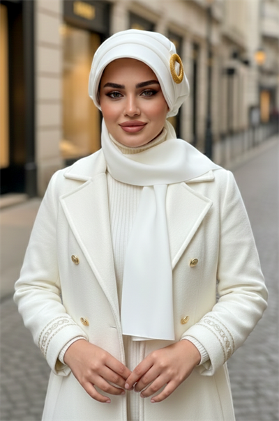 Beyaz Gold Tokalı Kışlık Tesettür Şapka