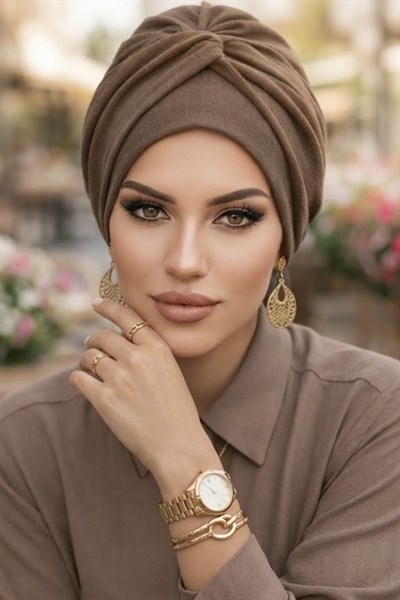 Açık Kahve Burgu Detaylı Bone