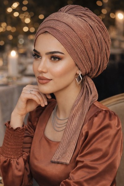 Bakır Çizgi Işıltılı Hazır Atkılı Bone