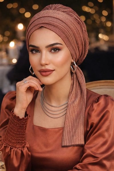 Bakır Çizgi Işıltılı Hazır Atkılı Bone