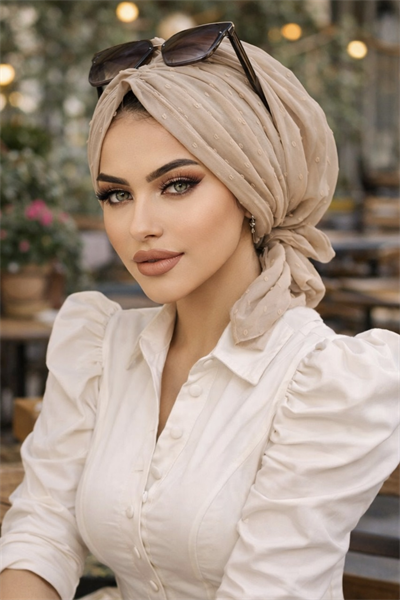 Bej Ponpon Tokalı Bone