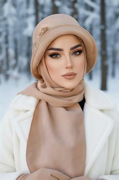 Bej Taşlı Aksesuarlı Vintage Şapka