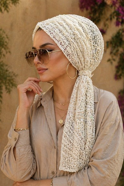 Beyaz Dantel Tokalı Bone