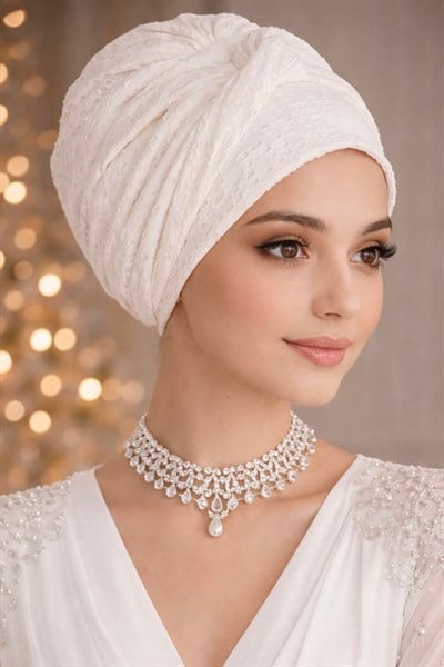 Beyaz Kordone Dantel Burgu Detaylı Abiye Bone
