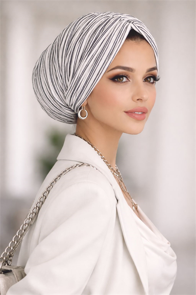 Beyaz Mavi Çizgili Büzgülü Salaş Bone