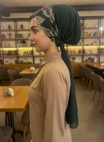 Zümrüt Yaprak Desenli Eşarp Bone