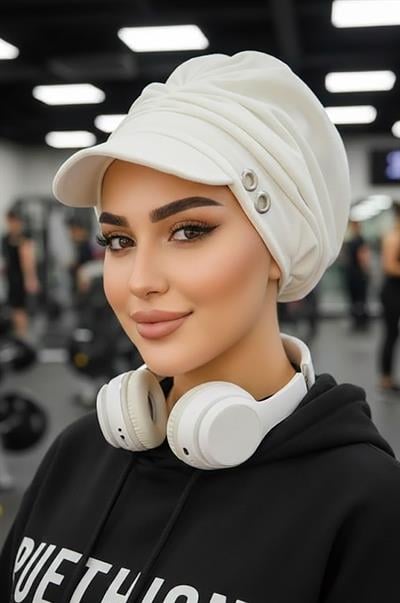 Beyaz Metal Detaylı Tesettür Şapka Bone