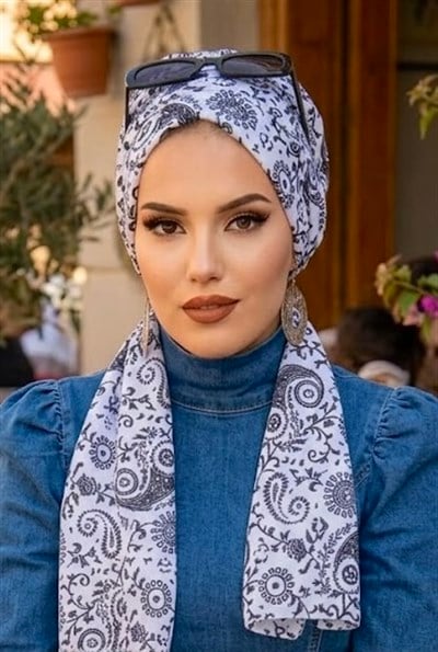 Beyaz Siyah Etnik Desen Atkılı Bone