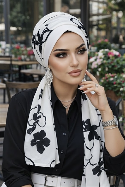 Beyaz Siyah Yaprak Desen Fularlı Bone