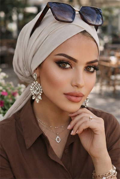 Ekru Çapraz Bantlı Bone