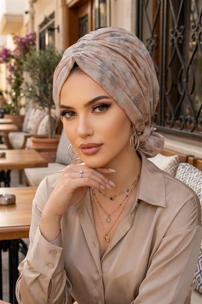 Ekru Ebruli Köpük Tokalı Bone