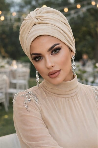 Ekru Simli Burgu Detaylı Bone