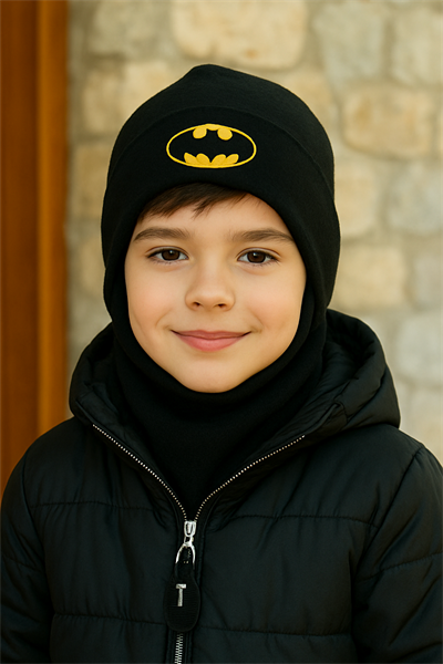 Erkek Çocuk Siyah Armalı Maskeli Bere