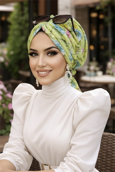 Fıstık Yeşil Çiçekli Tokalı Bone